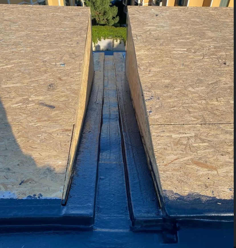 CTP Çatı Kaplama, uzun ömürlü ve dayanıklı fiberglas çatı kaplama çözümleri. Su yalıtımı ve koruma için ideal.